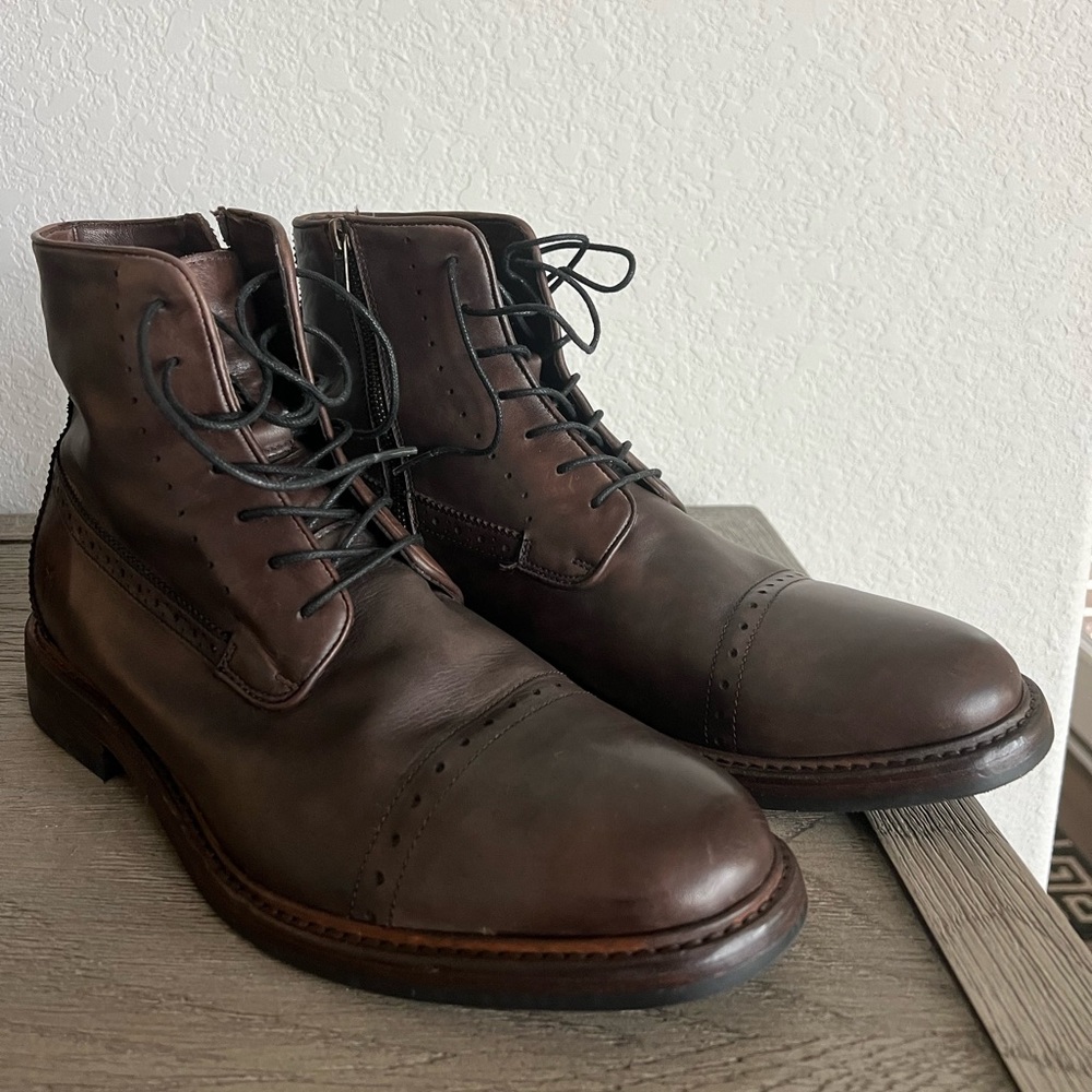 Men's Frye boots 10.5 US Brown Leather